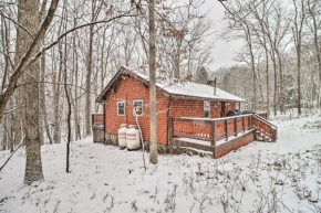 Postcard-Worthy Poconos Cabin with Lake Access!